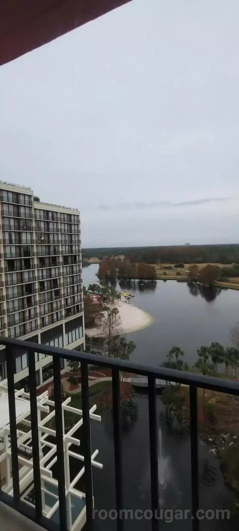 Double Room with Two Double Beds and Lake View view picture #10