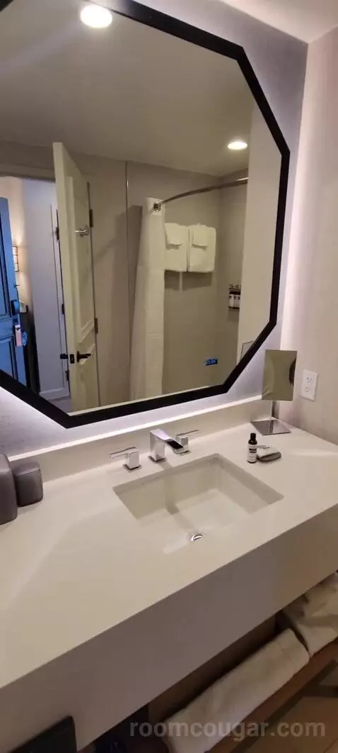 Queen Room with Two Queen Beds and Balcony bathroom picture #11