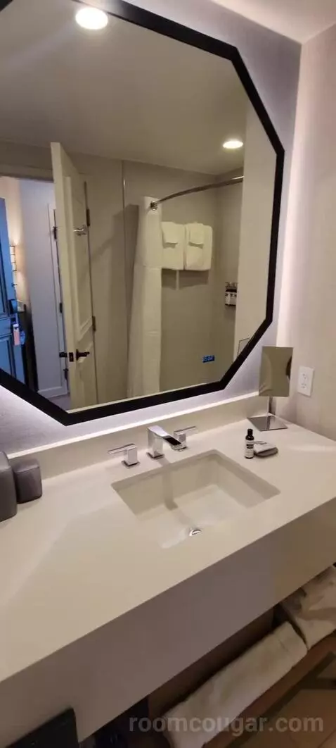 Queen Room with Two Queen Beds and Balcony bathroom picture #12