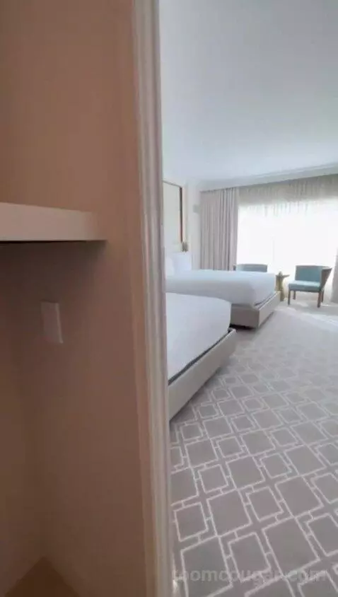 Deluxe Suite with Two Queen Beds - Fireworks View bed picture #2