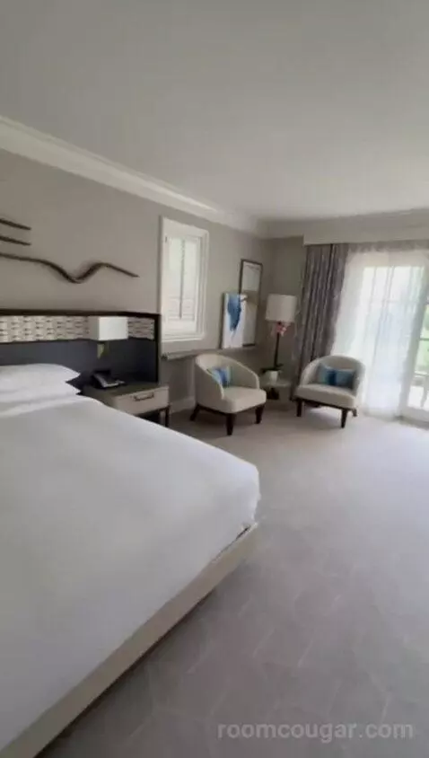 Premium Garden Suite (#163) bed picture #7