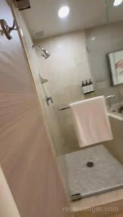 King Room with Coastal View bathroom picture #7