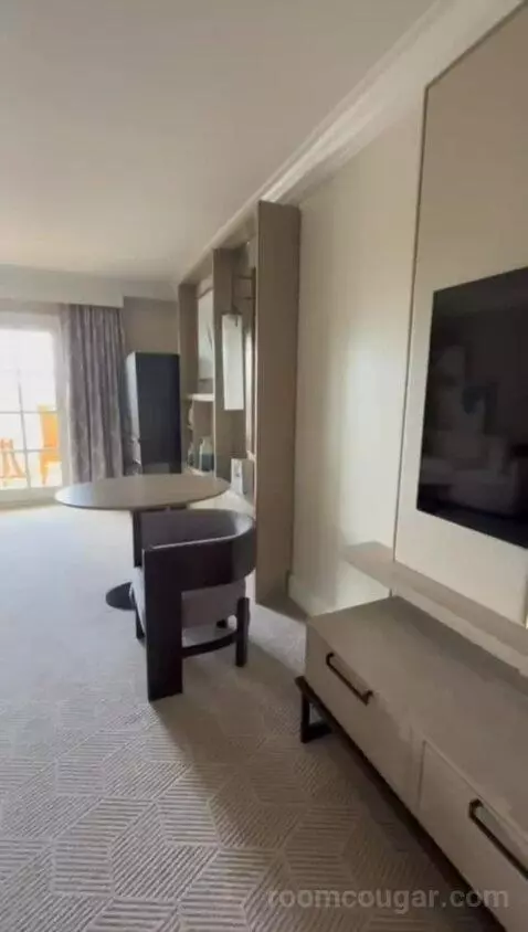 King Room with Coastal View picture #4