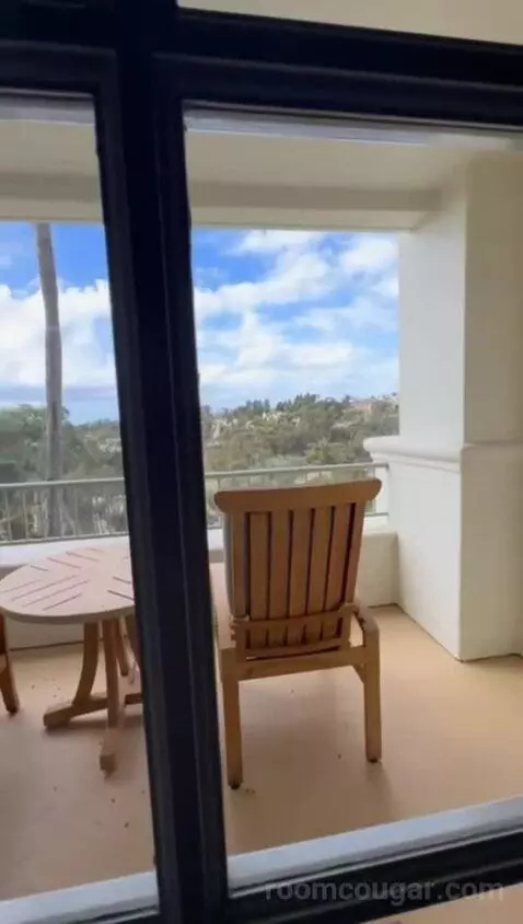 King Room with Coastal View view picture #3
