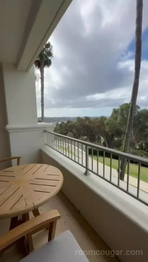 King Room with Coastal View view picture #12