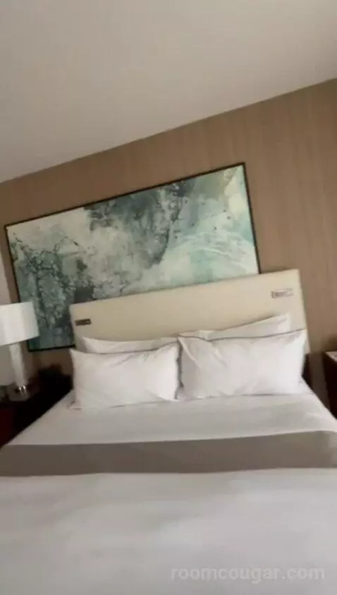 Junior Suite, 1 Bedroom Junior Suite, Coastline View (#311) bed picture #6