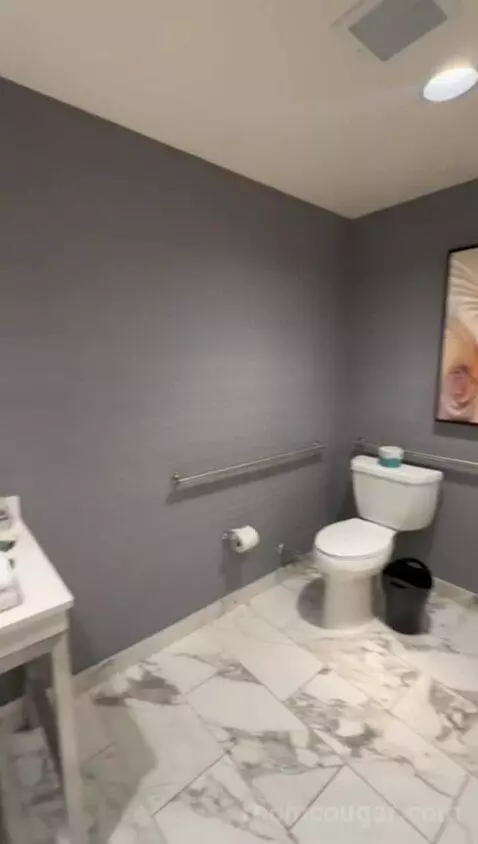 Junior Suite, 1 Bedroom Junior Suite, Coastline View (#311) bathroom picture #5