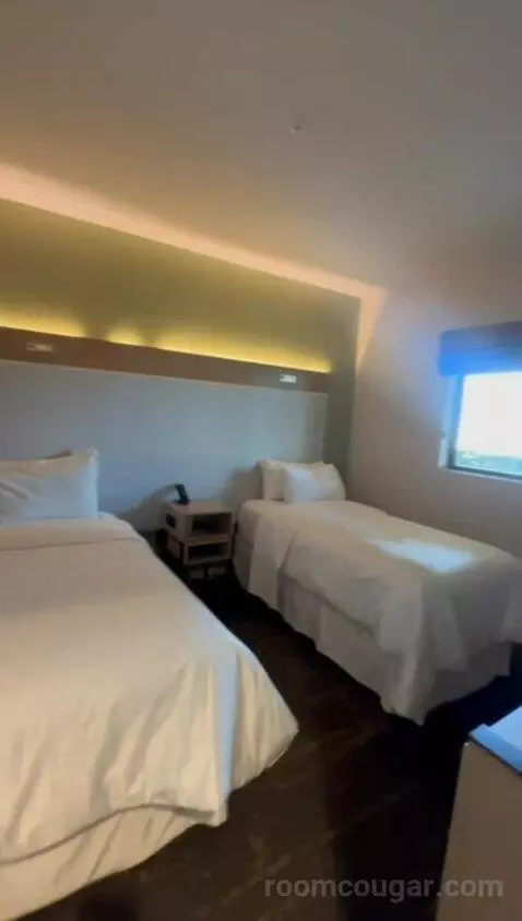 Ponto, Studio Suite (#4108) bed picture #2