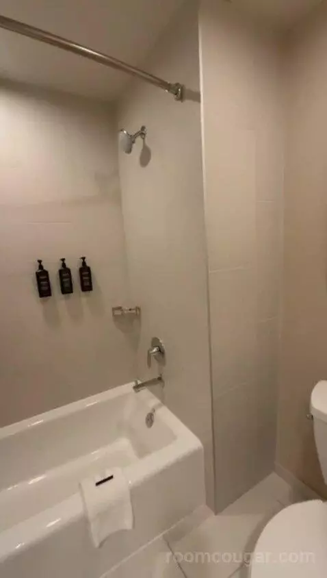 Ponto, Studio Suite (#4108) bathroom picture #8