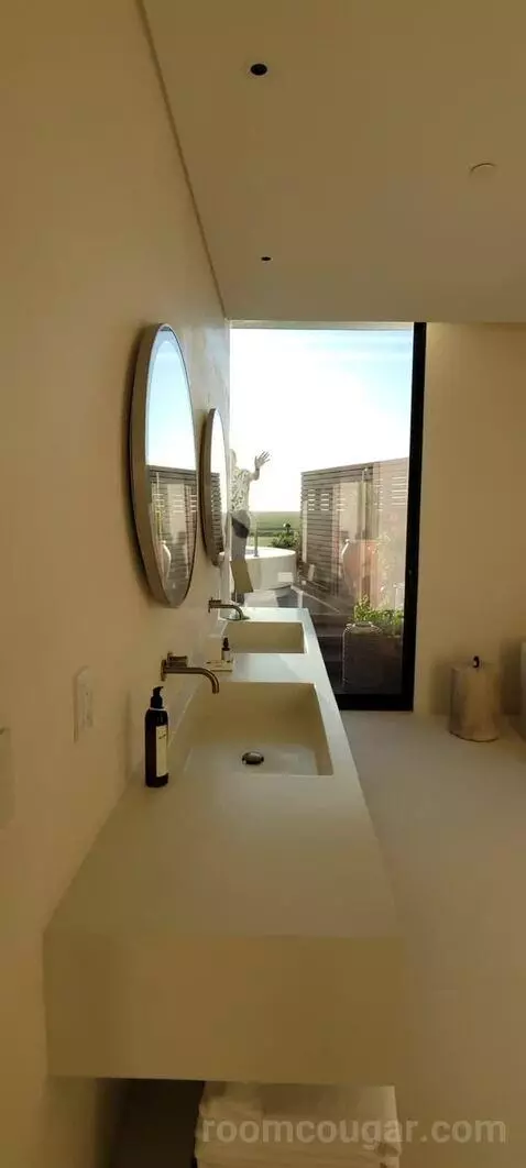 Sky Rooftop Villa, King Suite bathroom picture #1