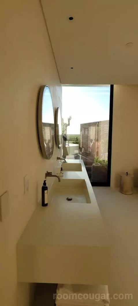 Sky Rooftop Villa, King Suite bathroom picture #2