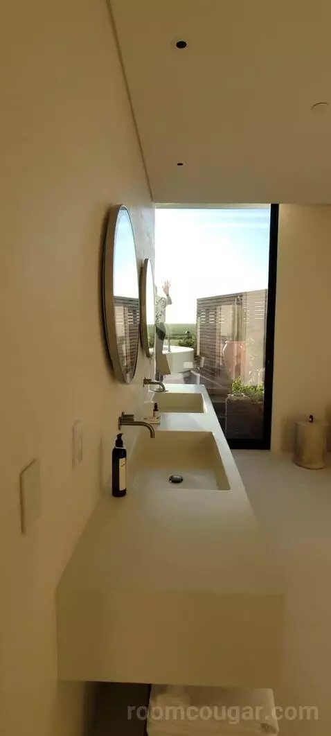 Sky Rooftop Villa, King Suite bathroom picture #3