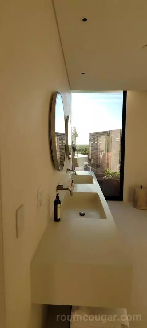 Sky Rooftop Villa, King Suite bathroom picture #4