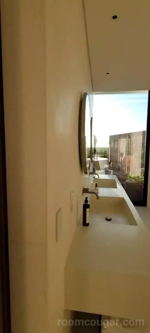 Sky Rooftop Villa, King Suite bathroom picture #7