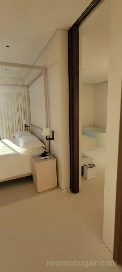Sky Rooftop Villa, King Suite bed picture #2