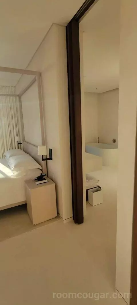 Sky Rooftop Villa, King Suite bed picture #4