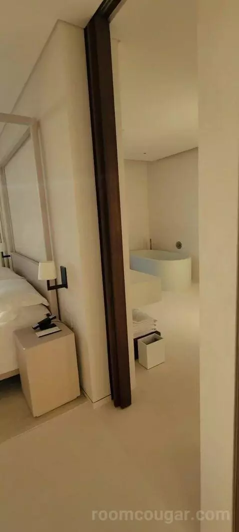 Sky Rooftop Villa, King Suite bed picture #7