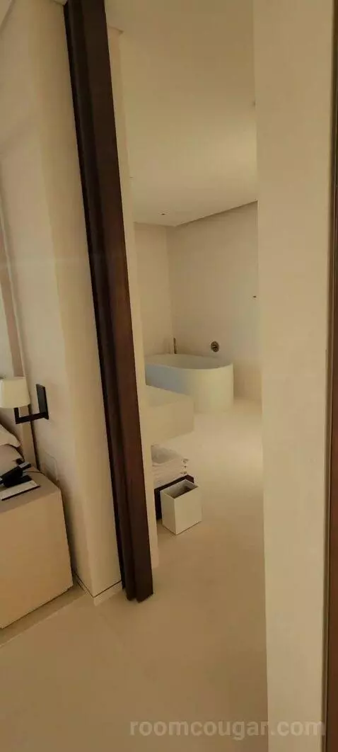 Sky Rooftop Villa, King Suite bed picture #9