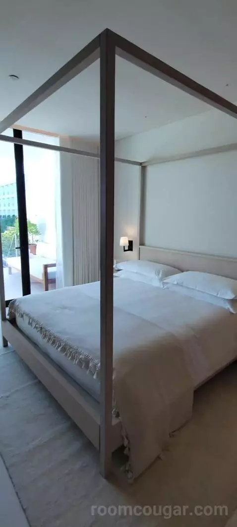 One-Bedroom King Suite with Terrace and Plunge Pool (#2006) bed picture #2