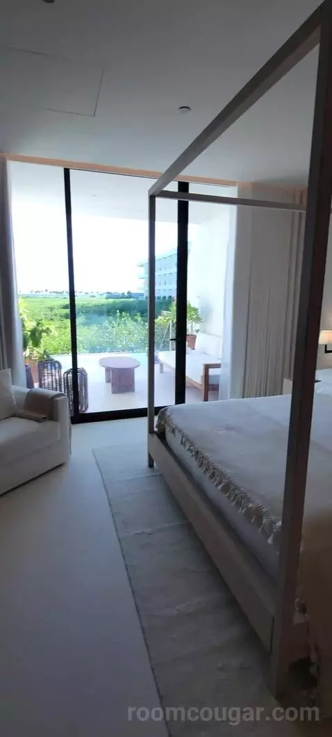 One-Bedroom King Suite with Terrace and Plunge Pool (#2006) bed picture #8