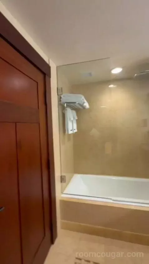 Preferred Signature King (#312) bathroom picture #10