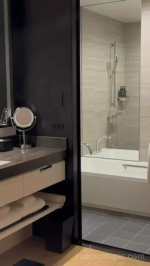 2 Twin Beds (#810) bathroom picture #8