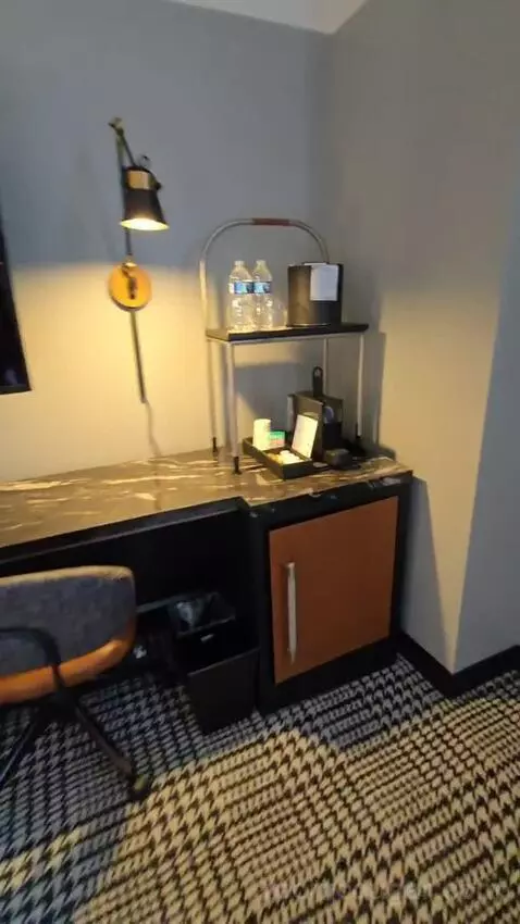 Deluxe Room, King Accessible (#321) picture #18