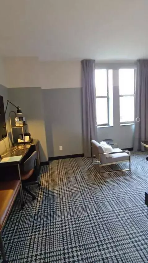 Deluxe Room, King Accessible (#321) bed picture #8