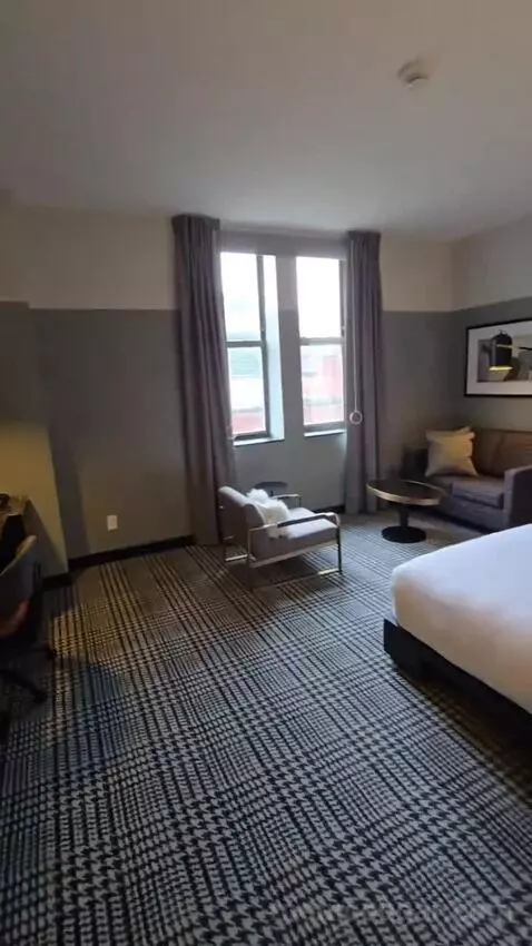 Deluxe Room, King Accessible (#321) bed picture #12
