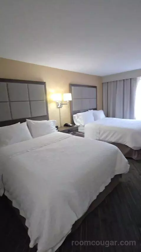 Queen Room with Two Queen Beds bed picture #5
