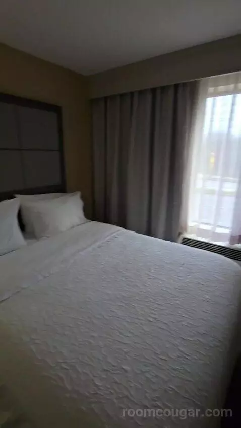 Queen Room with Two Queen Beds bed picture #7