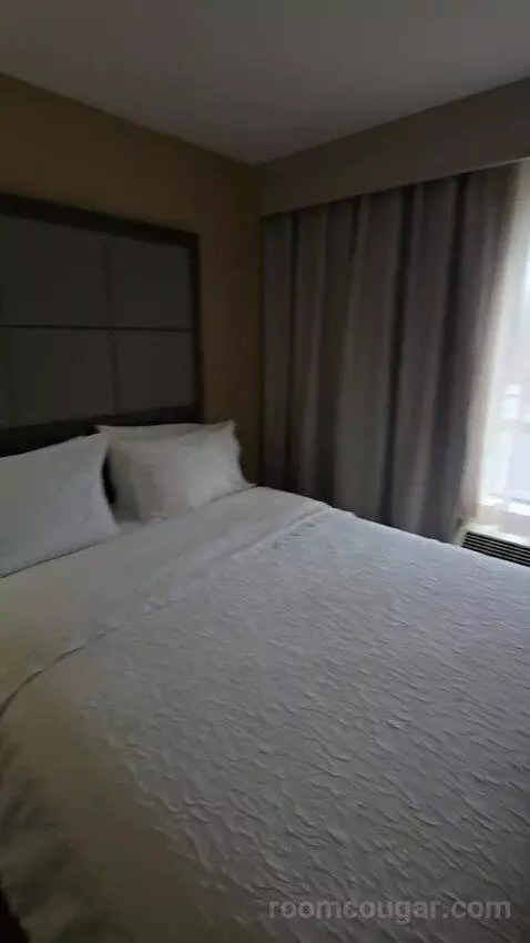 Queen Room with Two Queen Beds bed picture #8