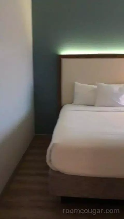 Two-Room Queen Suite with Two Queen Beds (#1715) bed picture #1