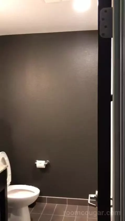 Standard, One King (#215) bathroom picture #1