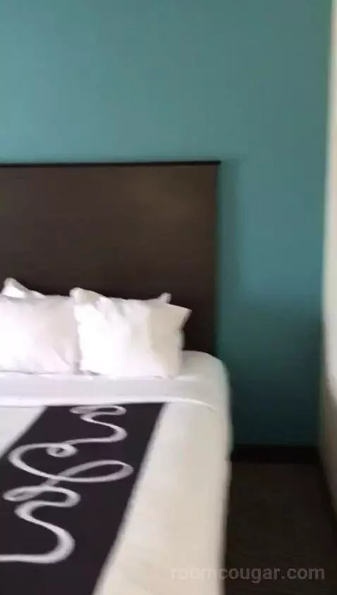 Standard Queen Room with Two Queen Beds (#417) bed picture #3