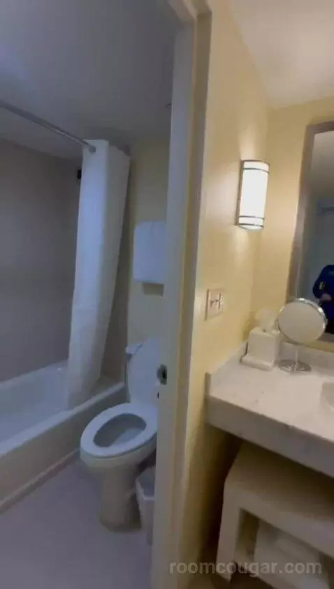 King Room with Balcony - High Floor (#918) bathroom picture #3