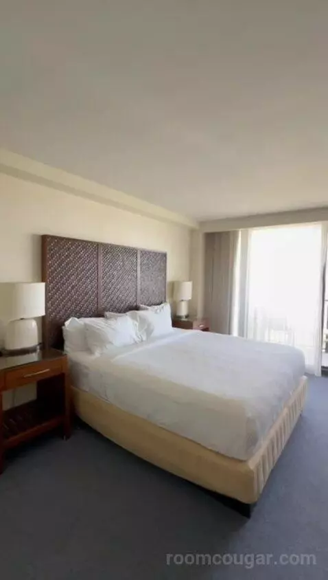 King Room with Balcony - High Floor (#918) bed picture #6