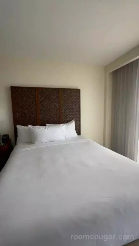 Double Room with Two Double Beds and Balcony (#1011) bed picture #2