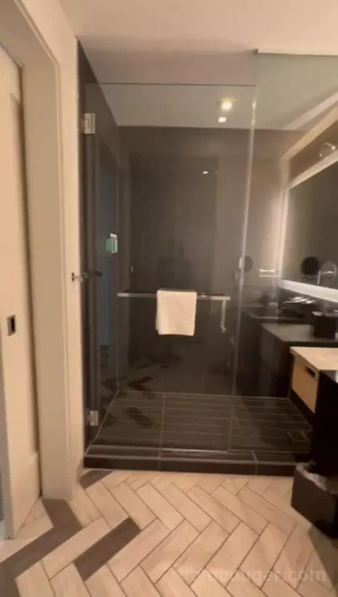 Queen Room with Two Queen Beds - City View bathroom picture #11