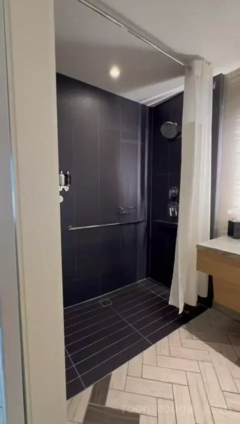 Queen Room with Two Queen Beds - City View/High Floor, Accessible (#712) bathroom picture #9