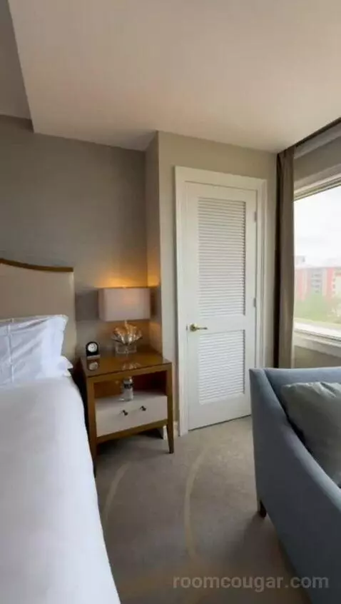 One-Bedroom Suite with Bay View and Balcony (#401) bed picture #9