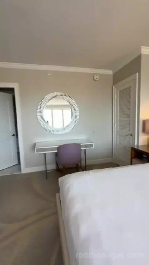 One-Bedroom Suite with Bay View and Balcony (#401) bed picture #11