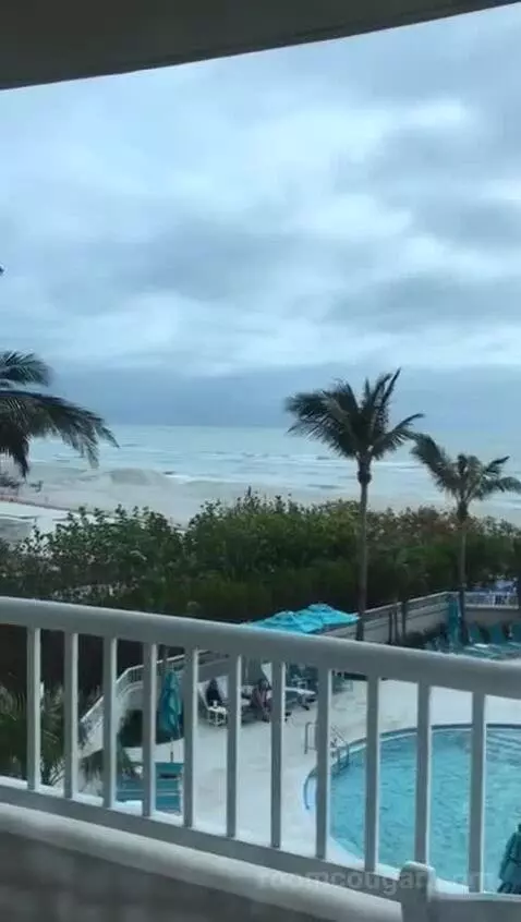 Palm Tower - King Studio Suite - Beachfront (#3007) view picture #7
