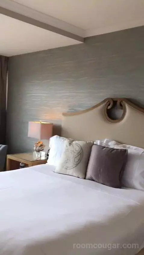 One Bedroom Suite with Bay View and Balcony, Accessible (#402) bed picture #11