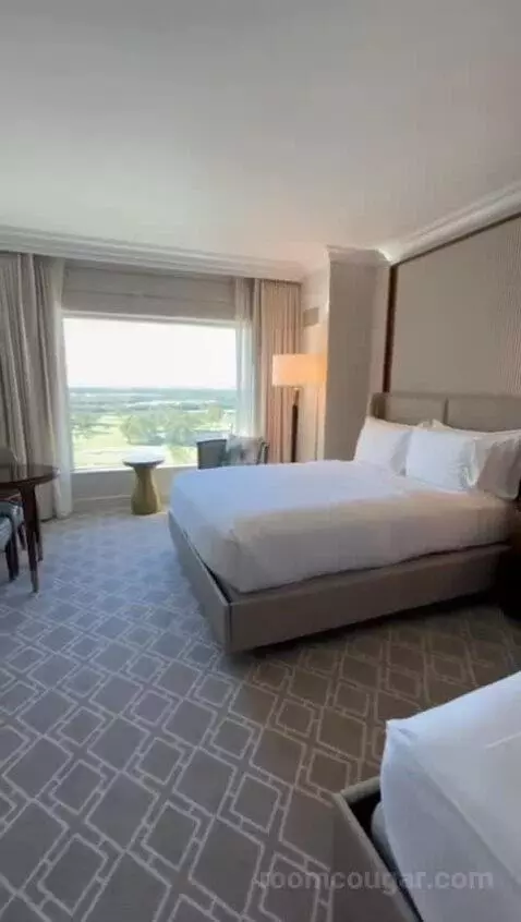 Queen Room with Two Queen Beds - Disney Firework View (#1223) bed picture #8