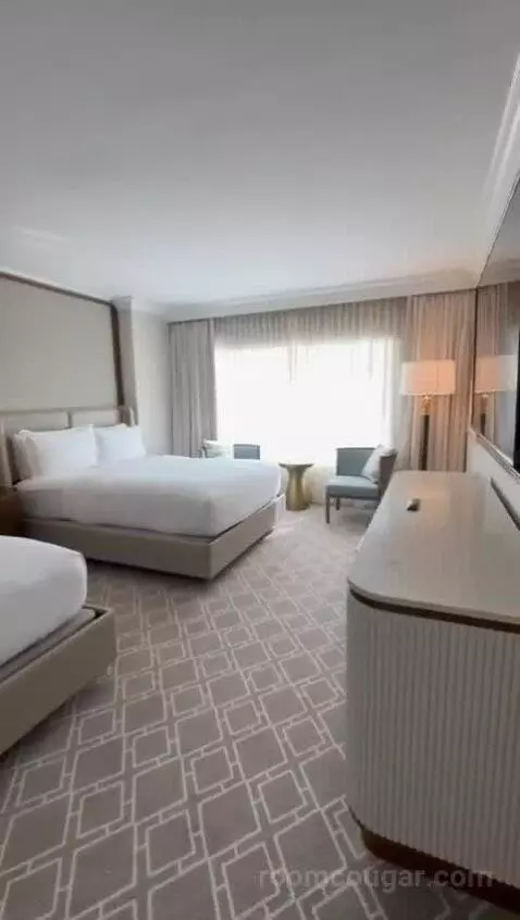 Deluxe Suite with Two Queen Beds - Limited View (#334) bed picture #2