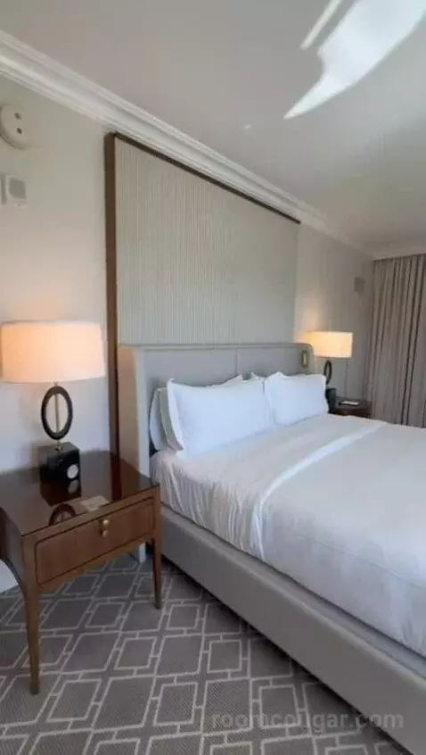 Corner Luxury King Suite with Balcony (#630) bed picture #8