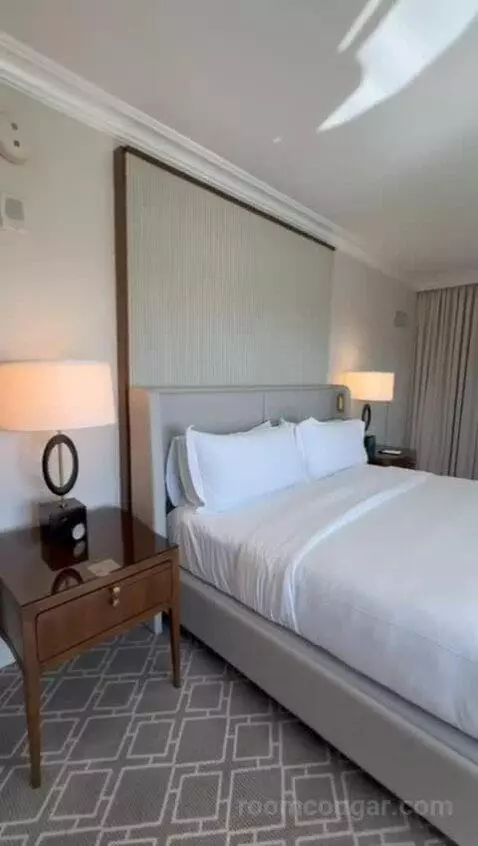 Corner Luxury King Suite with Balcony (#630) bed picture #9