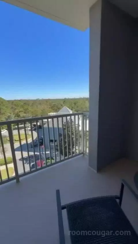 Corner Luxury King Suite with Balcony (#630) view picture #6