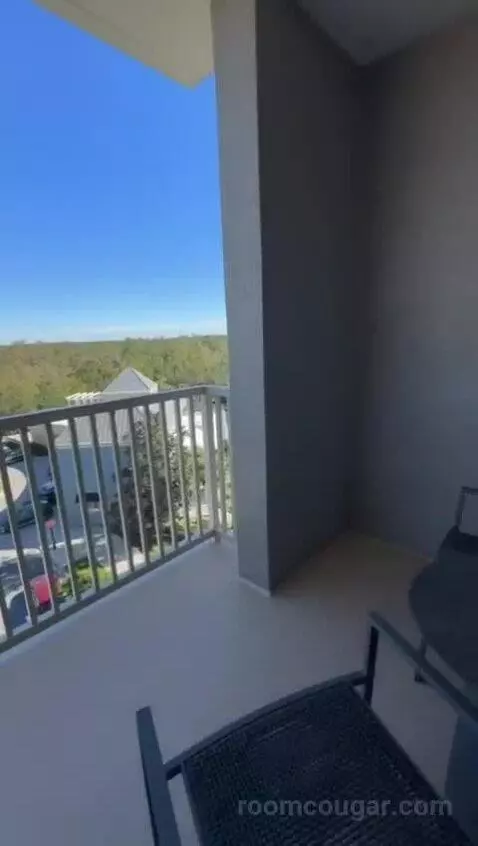 Corner Luxury King Suite with Balcony (#630) view picture #9